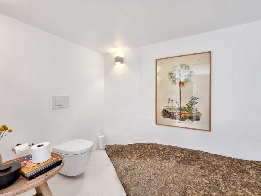 To Let 7 Bedroom Property for Rent in Bantry Bay Western Cape